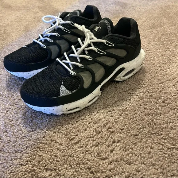 Nike Air Max Terrascape Plus Sneakers Off Noir Black and White Size 13 Amazon.com | Nike Mens Air Max Plus Terrascape DN4590 001  main image 4